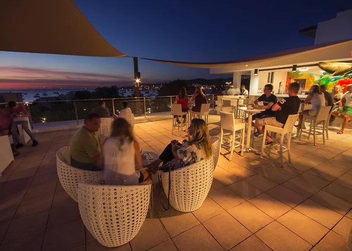 Azuline Hotel Bergantin